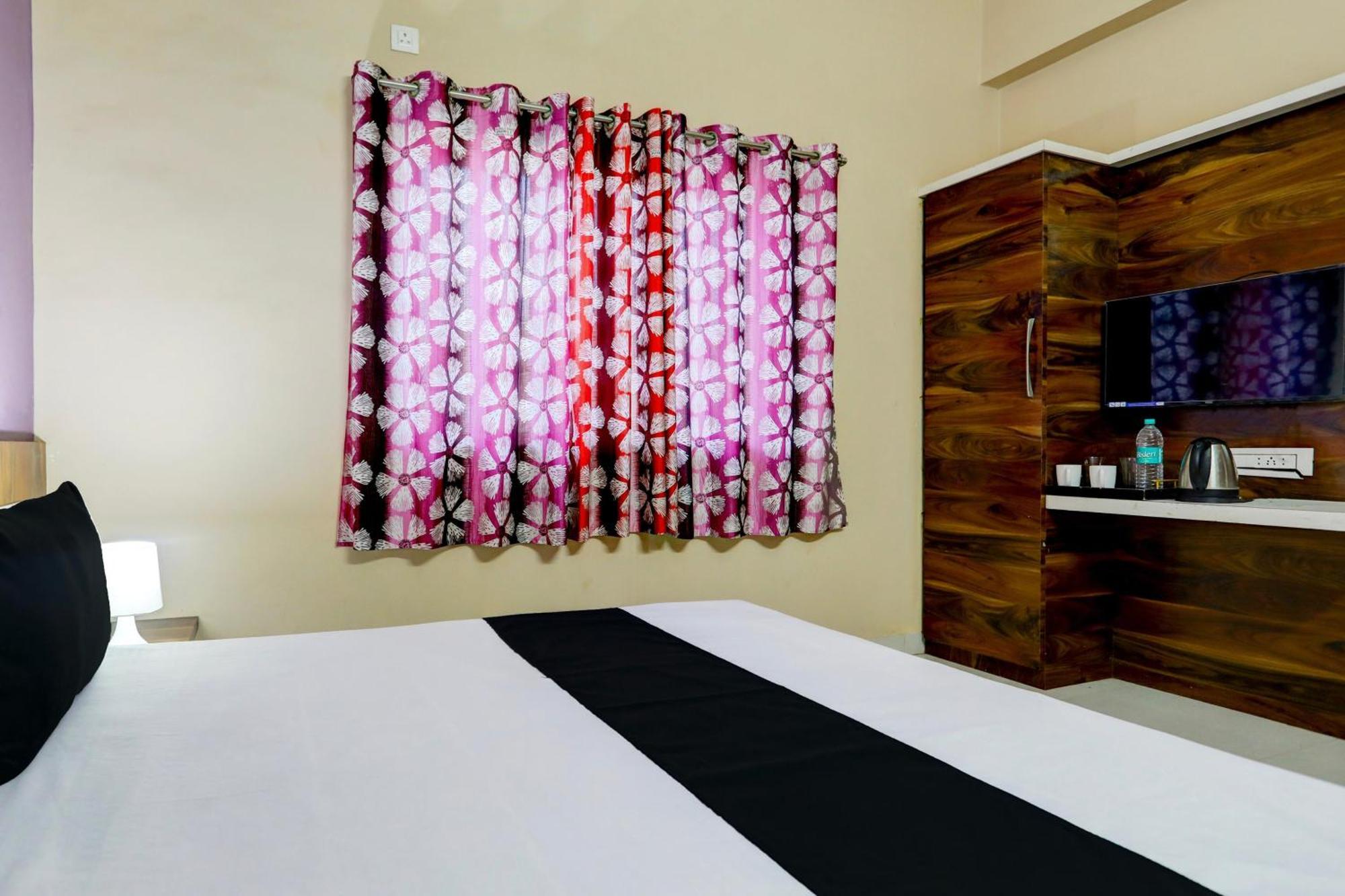 Hotel O Patil Residency Lodging Shahada Buitenkant foto